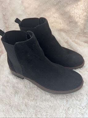 Esprit Black Suede Chelsea Ankle Boots